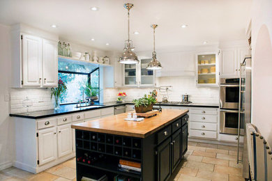 Photo of a traditional kitchen in Los Angeles.