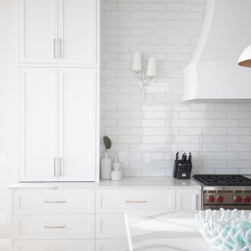Milano + Classico - Designer White + Olmo Miele - Kitchen