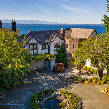 Iconic Magnolia Waterfront Home