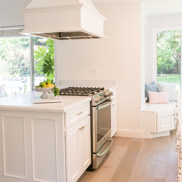 White Kitchen with Timeless Appeal
