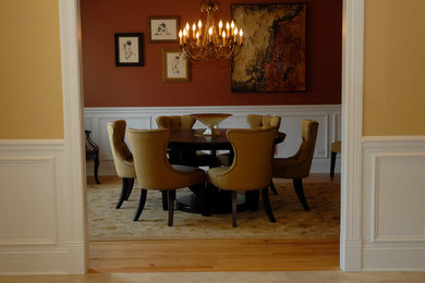 Dining room - contemporary dining room idea in Chicago