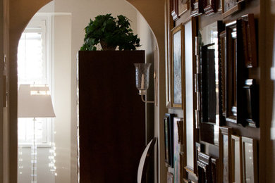 Entryway - transitional entryway idea in New York