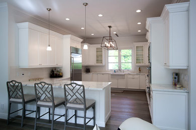 Kitchen - contemporary kitchen idea in Miami