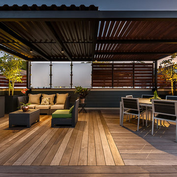 Andersonville Flexible Deck and Garage Space