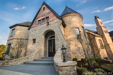 Elegant double front door photo in St Louis