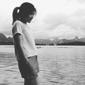 Roong Visa's photo