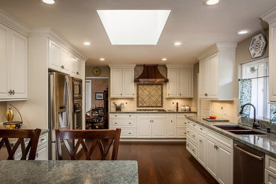 Kitchen - kitchen idea in San Francisco