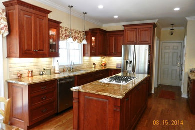 Elegant kitchen photo in Atlanta