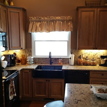 Pioneer Cabinetry - Fairfax Maple, Toffee w/ Chocolate Glaze