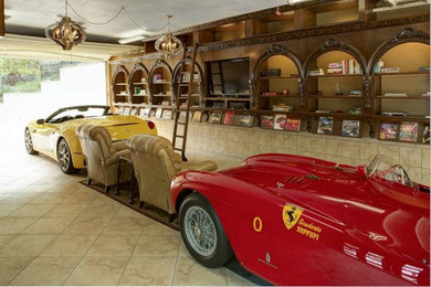Example of a classic garage design in Los Angeles