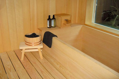 檜風呂 角型浴槽 / Hinoki Bath (Traditional rectangular type)