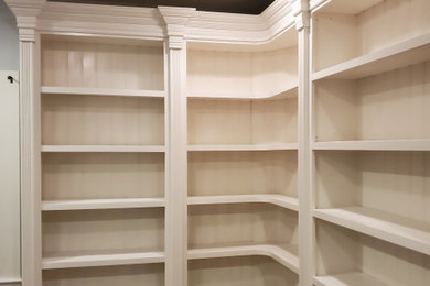 Home office - traditional home office idea in DC Metro