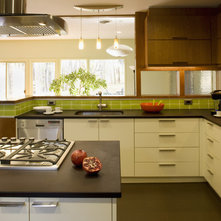 Modern Kitchen Countertops by alterego
