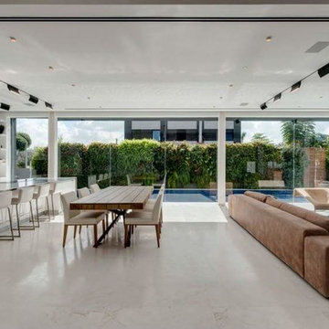 Mysterious Façade Concealing Maximal Openness and Lightness: The Hidden House
