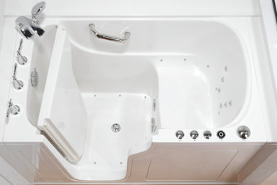 Bathroom - bathroom idea in Atlanta