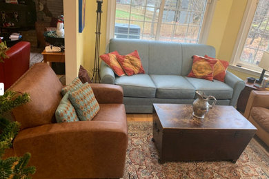 Foto de sala de estar clásica renovada de tamaño medio