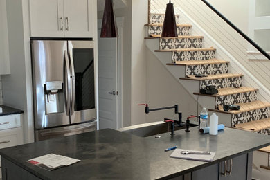 Minimalist kitchen photo in Louisville