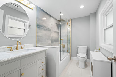 Elegant bathroom photo in New York