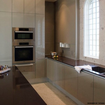 The Woodlands-Carlton Woods transitional kitchen