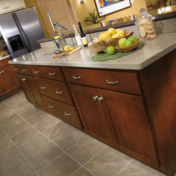 StarMark Cabinetry Two-Tone Kitchen in Maple and Oak