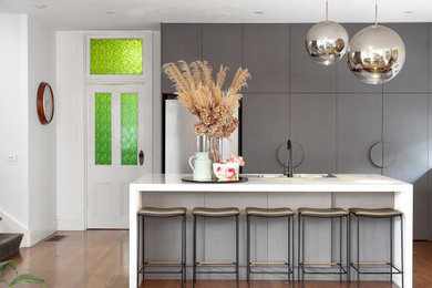 Design ideas for a contemporary kitchen in Melbourne.