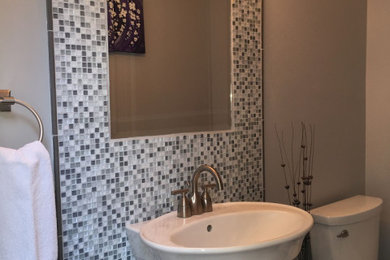 Powder room photo in Raleigh
