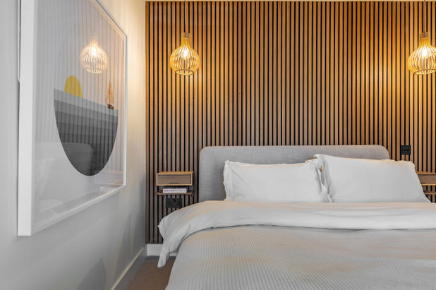 Contemporary Bedroom by Studio Akiva