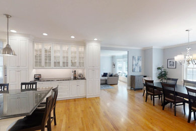 Dining room photo in Other