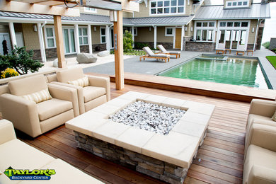 This is an example of a contemporary pool in Seattle.