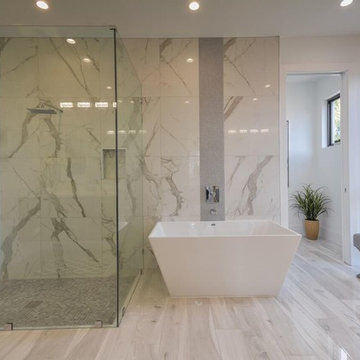 White Gloss Custom Cabinets for New Home Construction