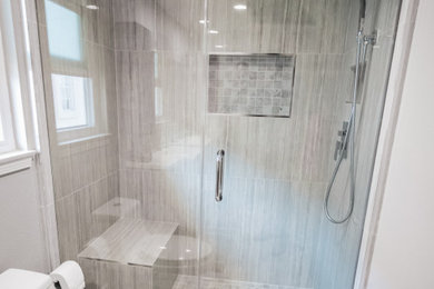 Example of a bathroom design in Los Angeles