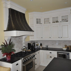Traditional Kitchen 3 - Kitchen Cabinetry