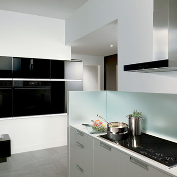 Wolf 36" Cooktop Wall Hood Black | VW36B