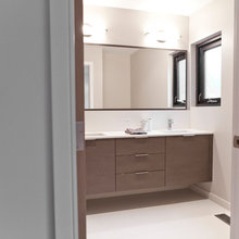 5208 bathroom upstairs