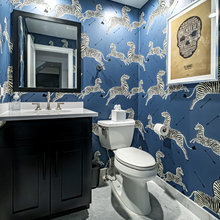 Two toned cabinets