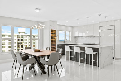 Dining room - contemporary dining room idea in Miami