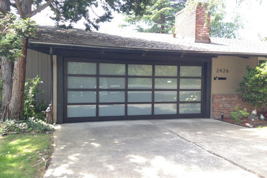 Trendy garage photo in Other