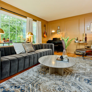 Lounge-Style Living Room