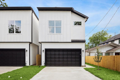 Inspiration for a modern exterior home remodel in Houston
