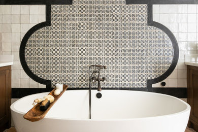 Transitional bathroom photo in Los Angeles
