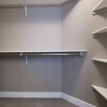 1543 sq/ft Modified Bi-level, 3 bedrooms, 2 ½ baths