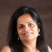 Evelyn de Souza's photo