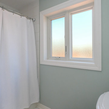 Pretty Bathroom with New Privacy Windows - Renewal by Andersen Ottawa, Greater T