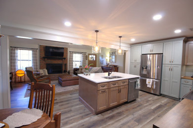 Kitchen - craftsman kitchen idea in Atlanta