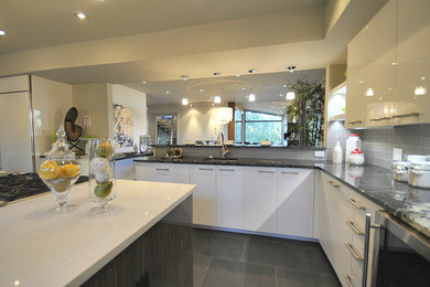 Inspiration for a contemporary kitchen in Edmonton.