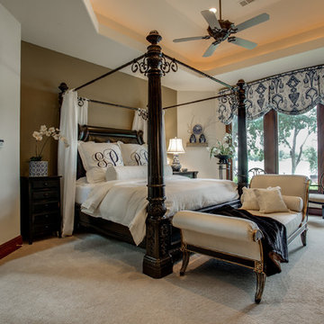 Cream and Navy Bedding