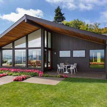 Myrtle Mid-Century Residence