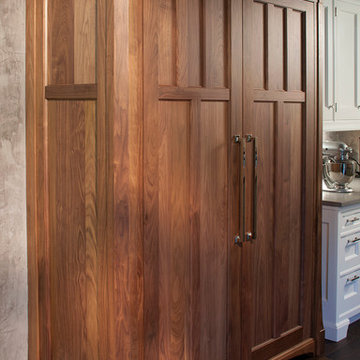 Detail of refrigerator/freezer armoire