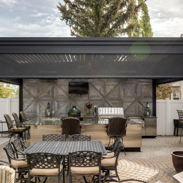 Freestanding Adjustable StruXure Pergola with Outdoor Kitchen