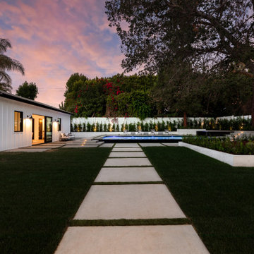 Tampa Ave, Tarzana